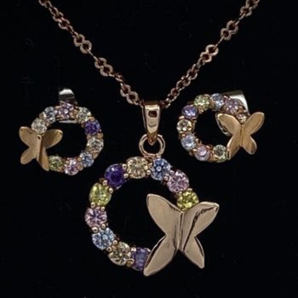 Beautiful Butterfly Earring and Necklace set - Picture 1 of 2